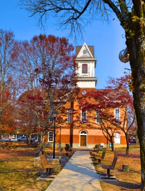Restaurants shopping and local downtown experiences in North Georgia and Western North Carolina