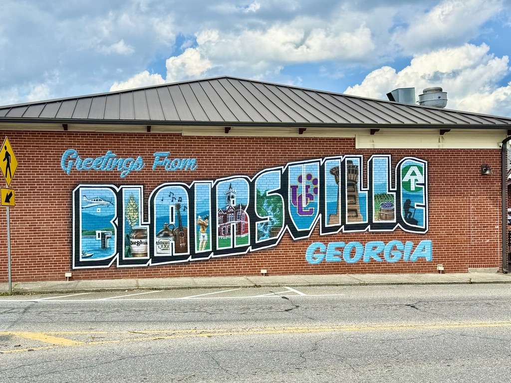 Blairsville GA Real Estate with Lake Nottely and mountain views