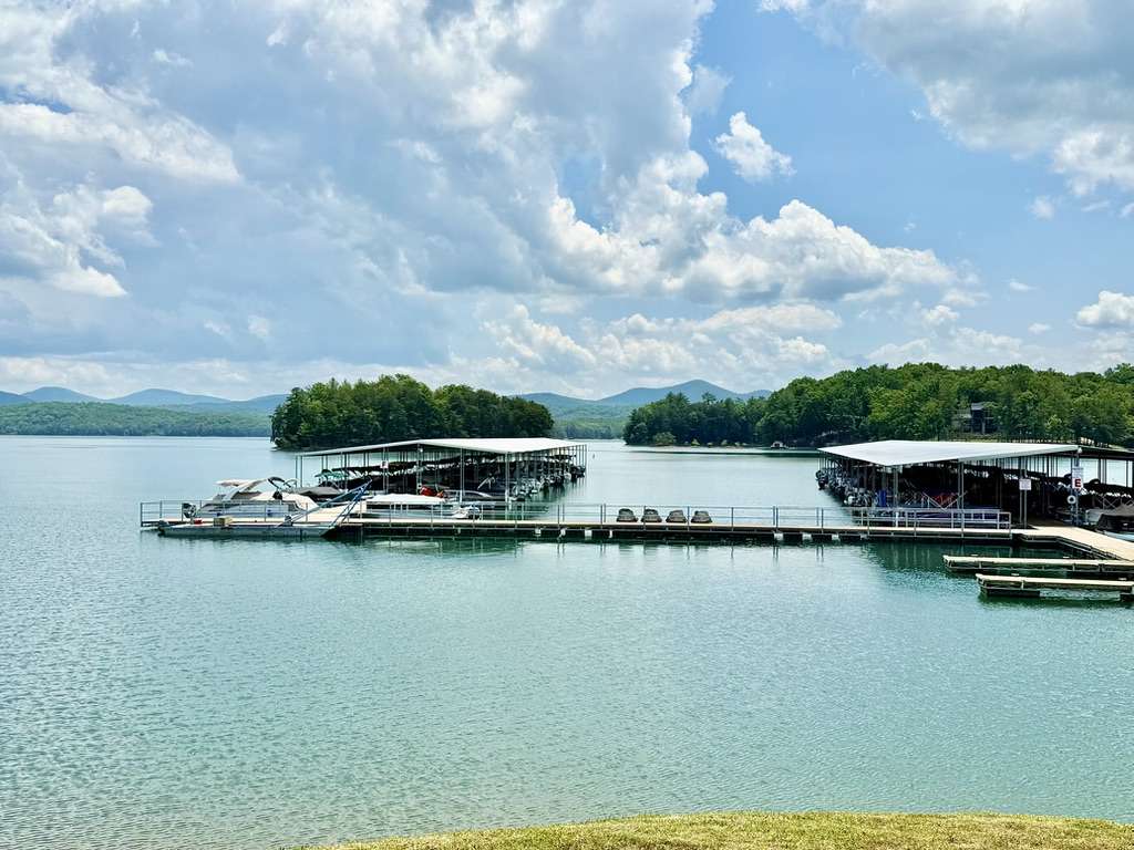 Lake Blue Ridge and outdoor activities in Fannin County Georgia