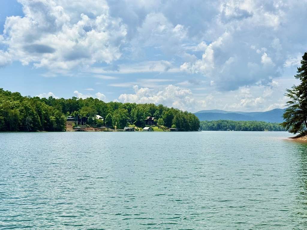 Downtown Blue Ridge GA Real Estate lifestyle with shops and restaurants
