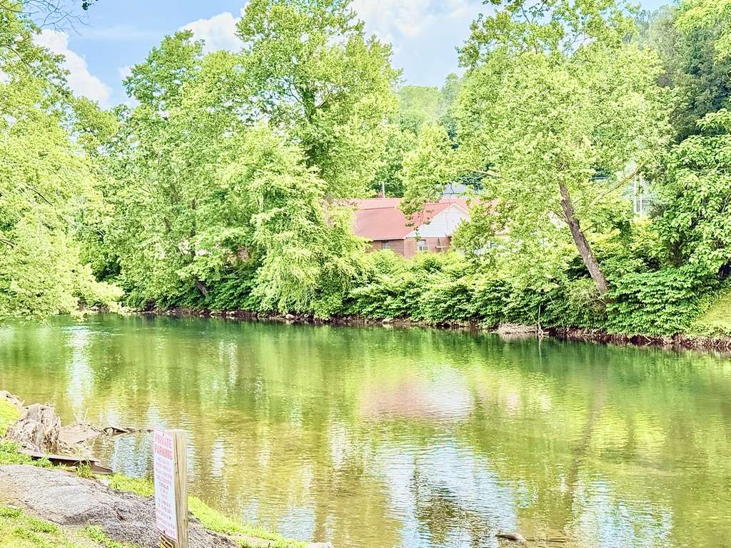 Toccoa River in McCaysville GA near Copperhill Tennessee