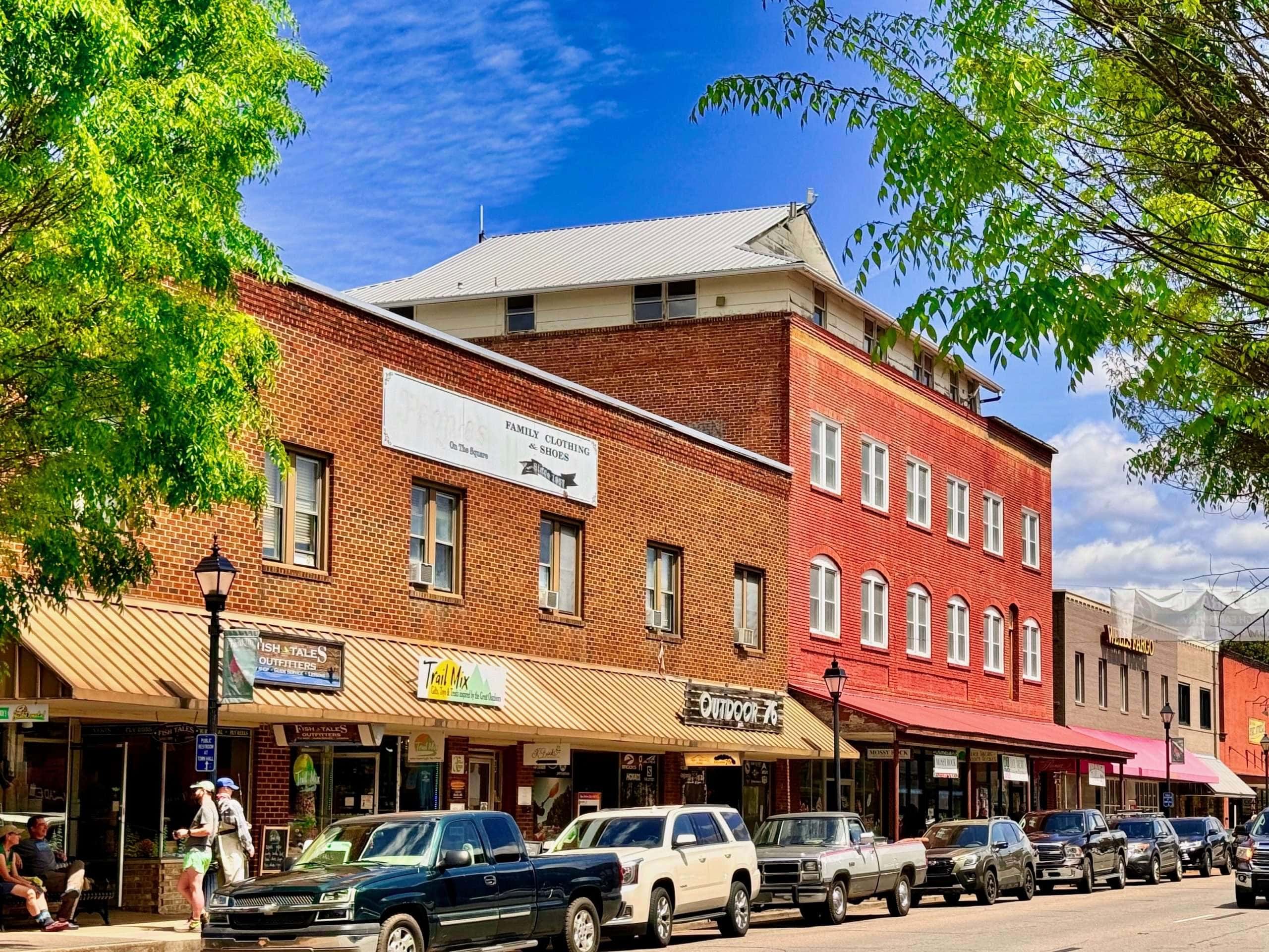 Franklin NC real estate and downtown mountain lifestyle