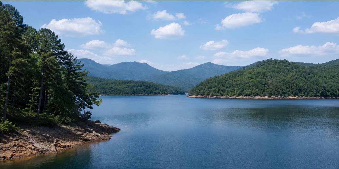 Lake homes for sale in North Georgia and Western North Carolina